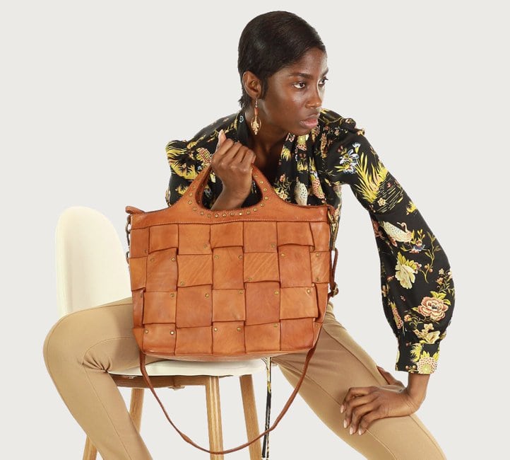 MARCO MAZZINI Torebka pleciona ze skóry naturalnej mini shopping bag brąz camel