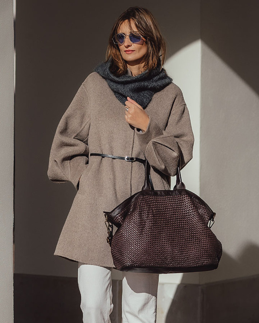 Czy elegancka, skórzana torebka aktówka damska może zastąpić klasyczną teczkę?